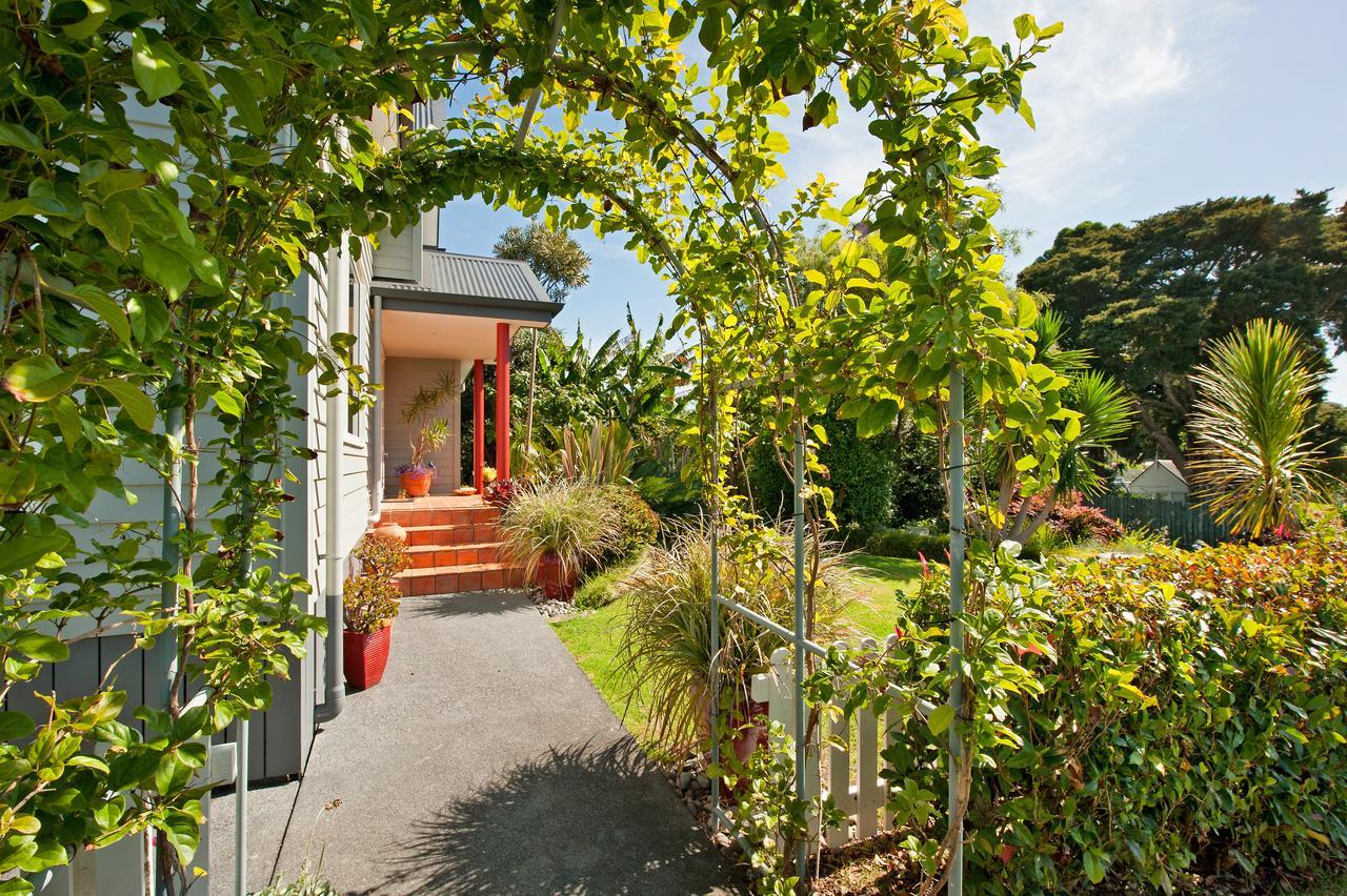 Kereru Cottage Russell - James Cook Apartment Exterior photo